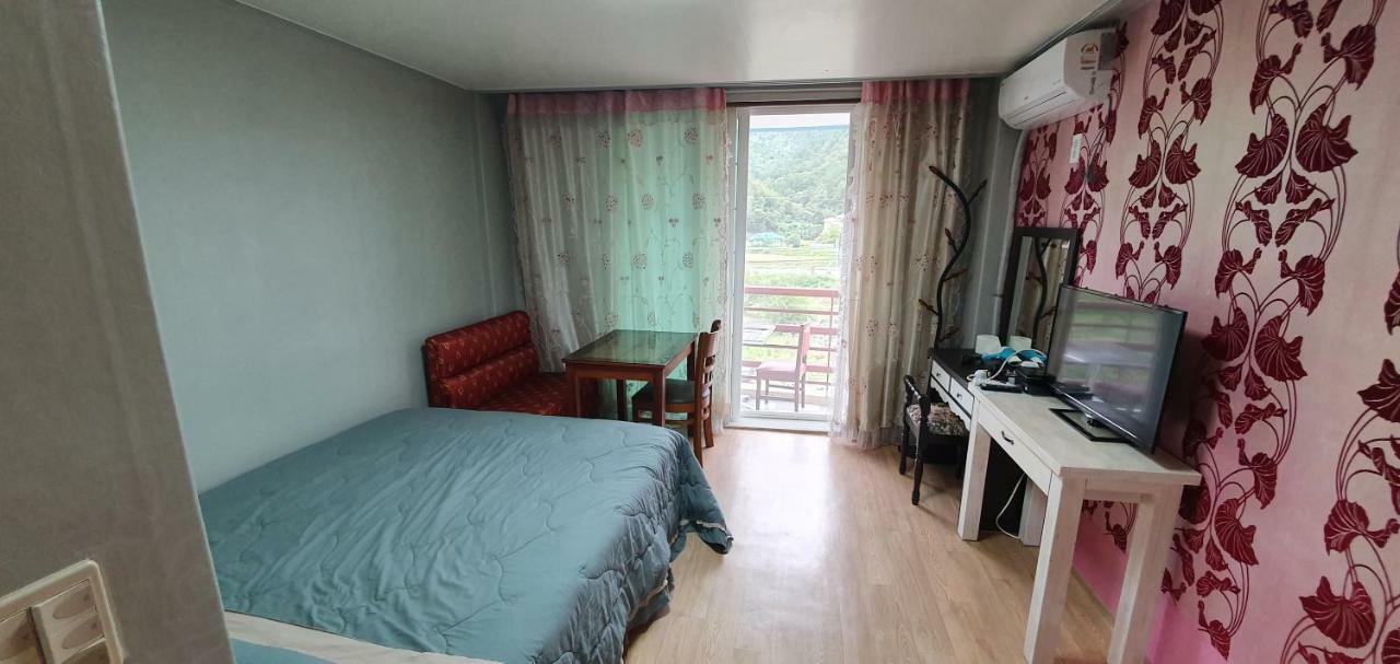 Gangchon Beautiful Pension Chuncheon Exterior foto